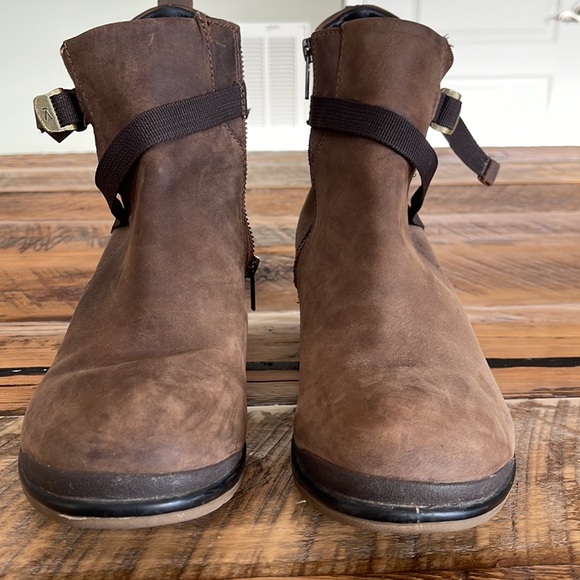 Keen Morrison mid leather boots. Womens size 9.5. Brown - Picture 5 of 9